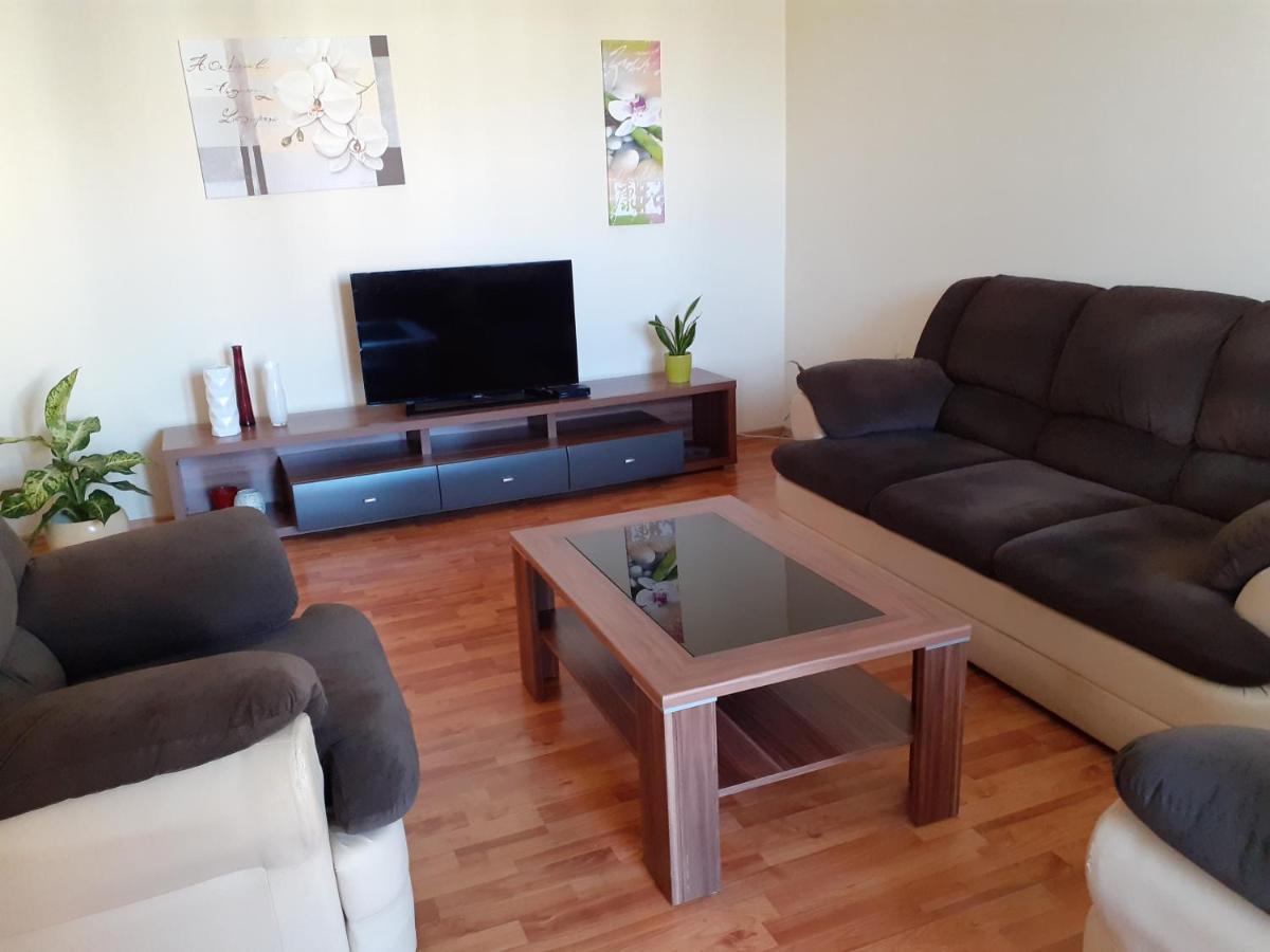 Апартаменты Apartman Lila Умаг Экстерьер фото